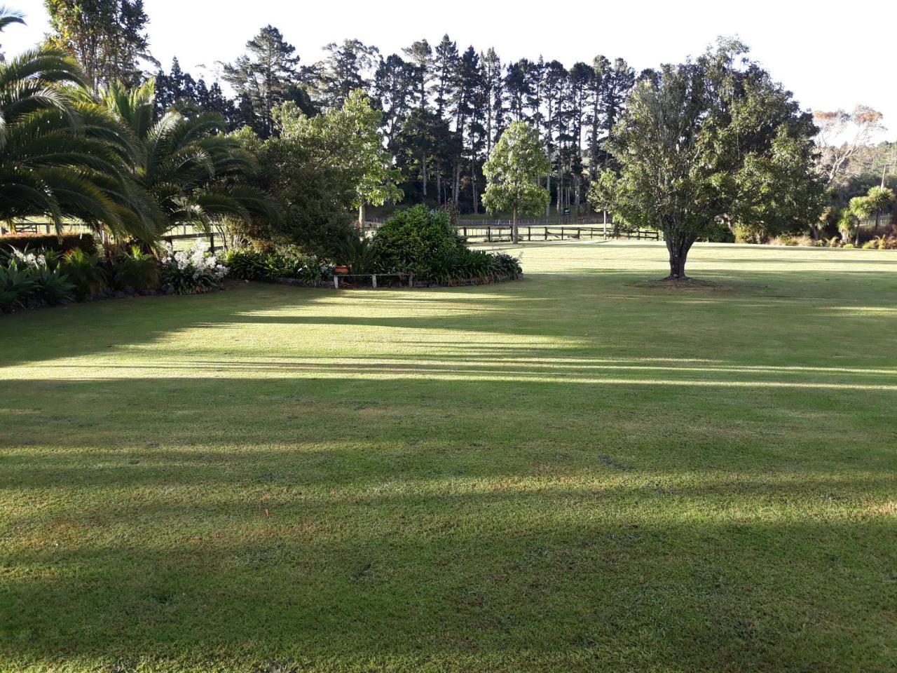 Rural Palms Bed & Breakfast Haruru Exterior photo