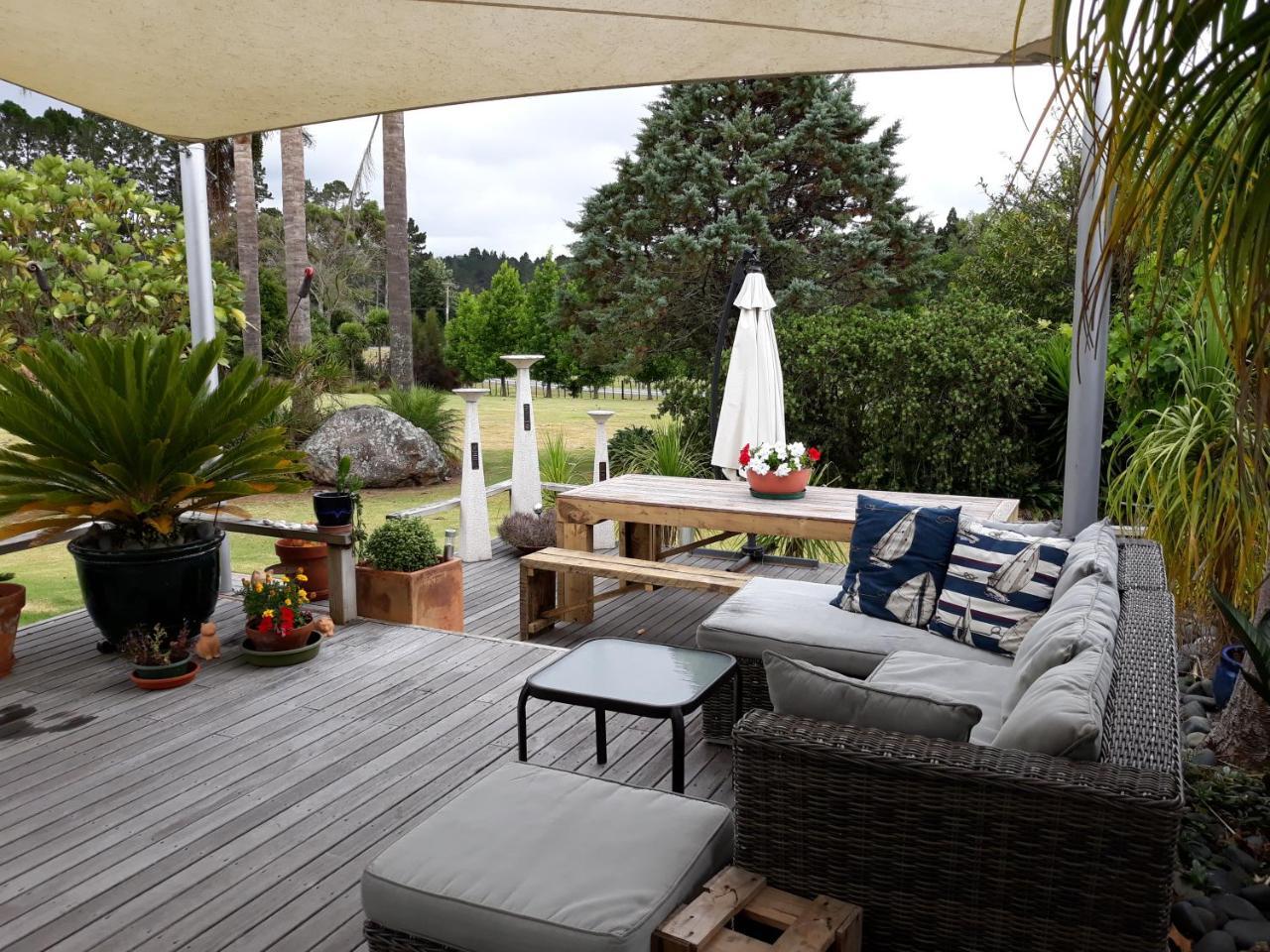 Rural Palms Bed & Breakfast Haruru Exterior photo